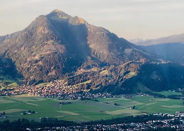 Alpensymphonie Mit 110 M2 Und Sonnigem Balkon