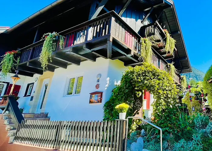 Alpensymphonie Mit 110 M2 Und Sonnigem Balkon * Burgberg (Bavaria)